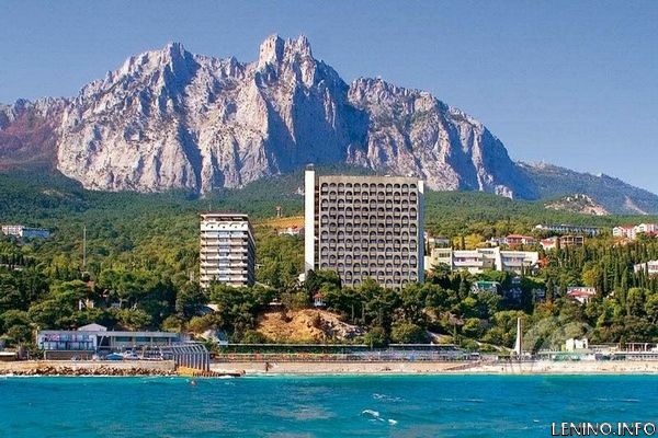 Крымским туроператорам необходимо до конца года перерегистрироваться