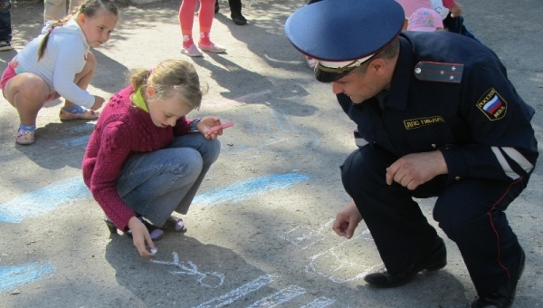 Полиция Ленинского района напоминает родителям о необходимости обеспечить безопасность своих детей