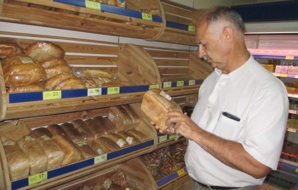 Александр Хохлов посетил торговое предприятие локальной сети - маркет «ПУД» пгт. Ленино.