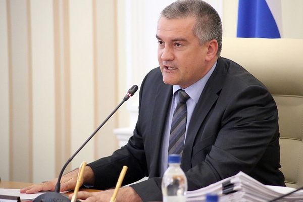Платить за услуги, которые не получали, людям не придется, - Глава Крыма