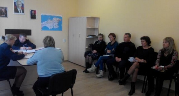 В Ленинском районе правоохранители, представители системы образования и общественности обсудили проблемы профилактики  и предупреждения правонарушений несовершеннолетних