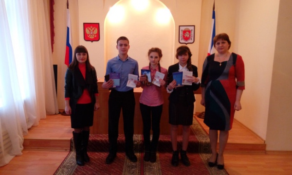 В Ленинском районе проводятся мероприятия, посвященные Дню Конституции Российской Федерации