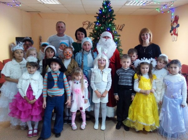 25 декабря для самых маленьких жителей села Батальное прошли новогодние утренники