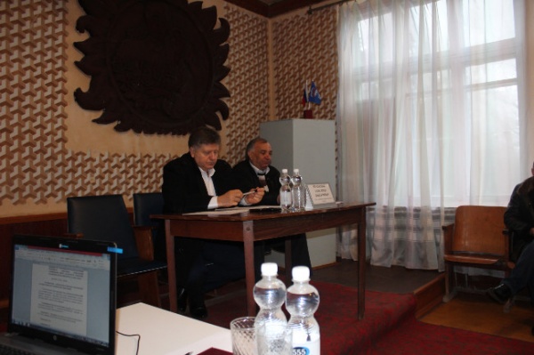 Александр Мачусский провел выездное совещание в администрации Кировского сельского поселения