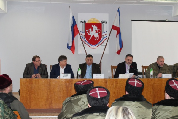 В пгт Ленино прошло рабочее совещание руководства района с представителями Крымского окружного казачьего общества