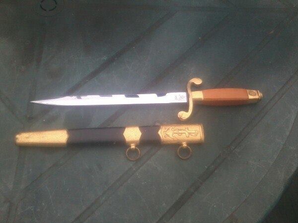 Полицейские Ленинского района пресекли факт сбыта холодного оружия