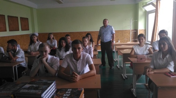 Полицейские Ленинского района провели «Правовой урок » в школах.