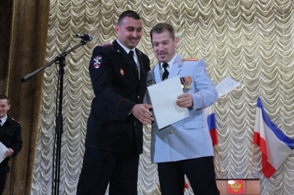 В Ленинском районе чествовали сотрудников полиции Ленинского района с профессиональным праздником