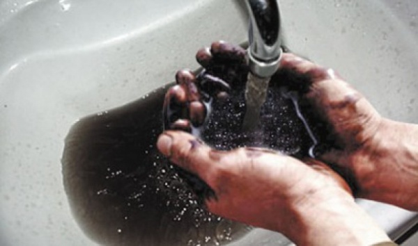 Пить захочешь — все отдашь. Как зарабатывают элиты в Ленинском районе Крыма