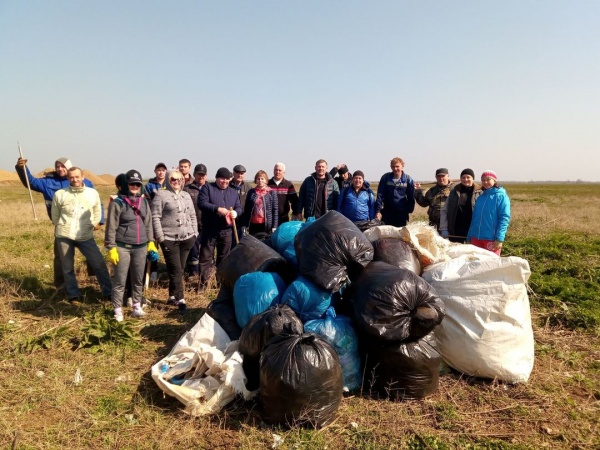 На территории Ленинского района прошел очередной экологический субботник в рамках бессрочной акции «Сделаем Крым чистым»