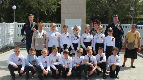 В селе Песочное прошел митинг, посвященный 74-й годовщине Великой Победы