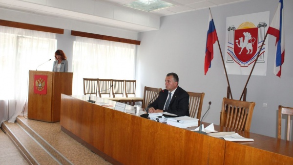 Глава муниципального образования Ленинский район – председатель Ленинского районного совета Олег Водопьянов провел 71 сессию 1 созыва Ленинского районного совета