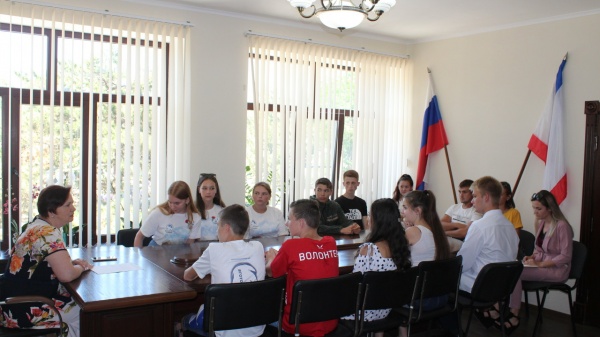 Светлана Иванова встретилась с активной молодежью Ленинского района