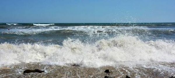 В посёлке Курортное Ленинского района нужно укреплять береговую зону