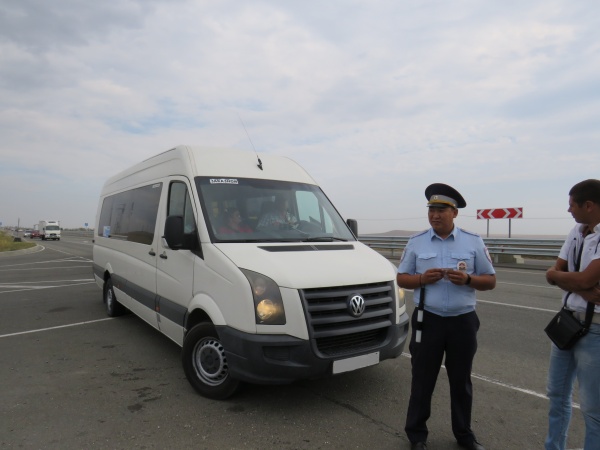 Госавтоинспекция Ленинского района проверяет безопасность пассажирских перевозок