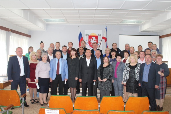 Состоялась первая сессия второго созыва Ленинского районного совета