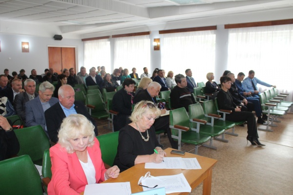 Олег Водопьянов провел второе пленарное заседание 1 сессии 2 созыва Ленинского районного совета