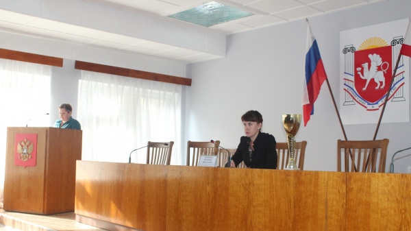 Заместитель Главы Администрации – Главный архитектор Ленинского района Екатерина Юровских провела расширенное аппаратное совещание