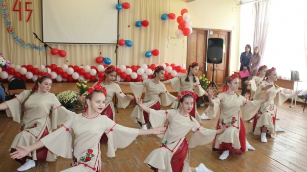 В посёлке Ленино отпраздновали юбилей школы №1