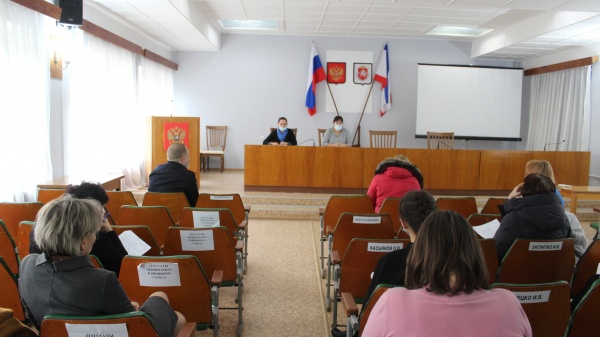 Состоялось заседание комиссии по делам несовершеннолетних и защиты их прав Ленинского района