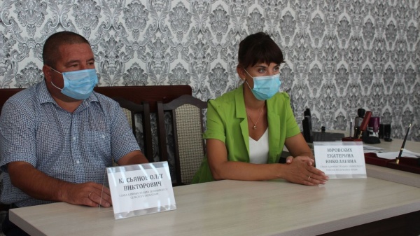 Екатерина Юровских провела выездные совещания и личные приемы граждан в Лениновском и Мысовском сельских поселениях