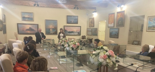 ​Выставка «Прогулки с этюдником»