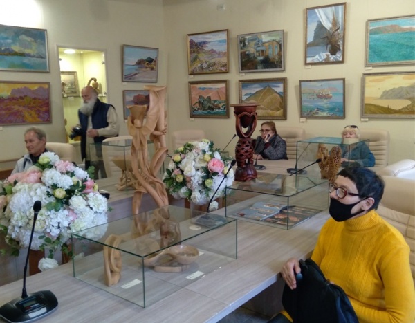 ​«Выставка скульптур резчика по дереву  Сергея Щетинина»