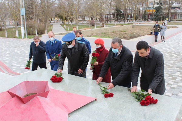 В Ленинском районе состоялся торжественный митинг, посвященный Дню Героев Отечества