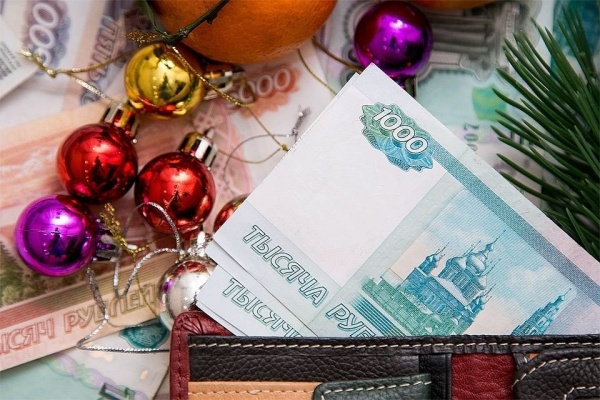 Новогодние выплаты пенсионерам хотят сделать ежегодными