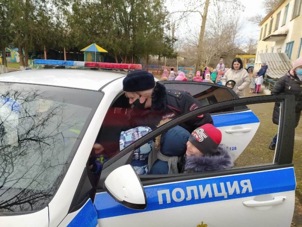 ​Госавтоинспекция Ленинского района провела День дорожной безопасности для самых маленьких участников дорожного движения