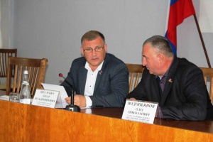Захар Щегленко провел аппаратное совещание с начальниками структурных подразделений администрации, главами администраций поселений и руководителями предприятий, учреждений района