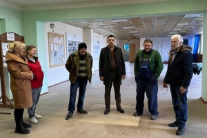 Заместитель главы администрации Ленинского района Амет Абильвапов посетил село Уварово