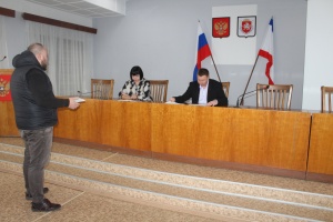 Валерий Макрушин провел заседание Межведомственной рабочей группы по мониторингу ситуации на рынке труда в Ленинском районе