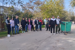 2 ноября в Ленинском районе, в рамках проекта партии "Единая Россия" "Чистый Крым" прошел общекрымский субботник