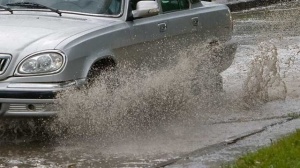 Если обрызгала машина: как взыскать ущерб с водителя