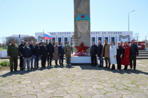 В селе Батальное Ленинского района 15 апреля состоялось перезахоронение останков воинов Красной армии