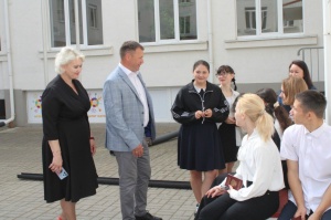 Глава района пожелал и ученикам, и педагогам удачи, спокойствия и выдержки при сдаче ЕГЭ
