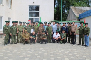 В пгт Ленино прошло торжественное собрание, посвящённое Дню пограничника