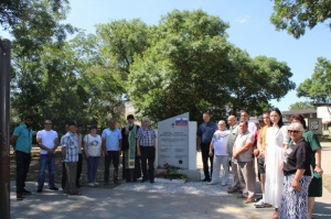 В пгт Ленино почтили память жертв депортации армян, болгар и греков из Крыма