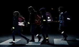 ГИБДД напоминает пешеходам о необходимости использования световозвращающих элементов