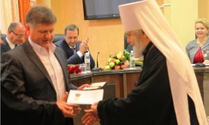 Александр Мачусский в торжественной обстановке поздравил Митрополита Феодосийского и Керченского Платона с юбилеем