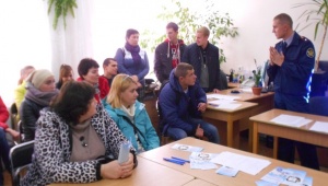 Поваров и автомехаников «Ленинского техникума сфера обслуживания и транспорта»  учили жить по «Закону».