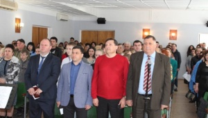 В Администрации Ленинского района состоялось торжественное собрание, посвященное Дню Конституции Республики Крым