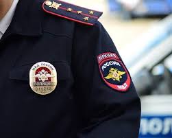 Полицейские Ленинского района «по горячим следам» установили грабителя, уносившего контейнеры для пожертвований