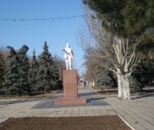 Нашему памятнику Ленину ничего не грозит