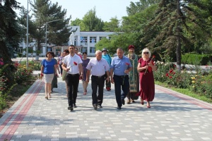 В посёлке Ленино почтили память жертв депортации из Крыма армян, болгар и греков