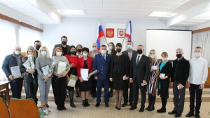 ​10 декабря 2021 года в преддверии Дня Конституции Российской Федерации в Администрации Ленинского района состоялось торжественное собрание и праздничный концерт.