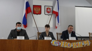 Глава муниципального образования – Председатель Ленинского районного совета Олег Водопьянов провел очередную 35 сессию Ленинского районного совета 2-го созыва