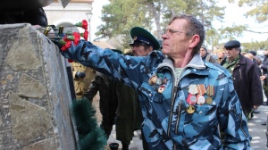 В посёлке Ленино состоялся митинг, посвященный 33-й годовщине вывода советских войск из Афганистана и Дню памяти воинов-интернационалистов