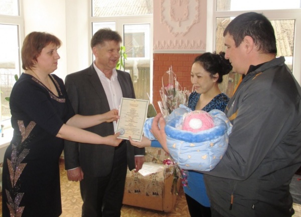 11 апреля 2015г. исполняется годовщина принятия Конституции Республики Крым